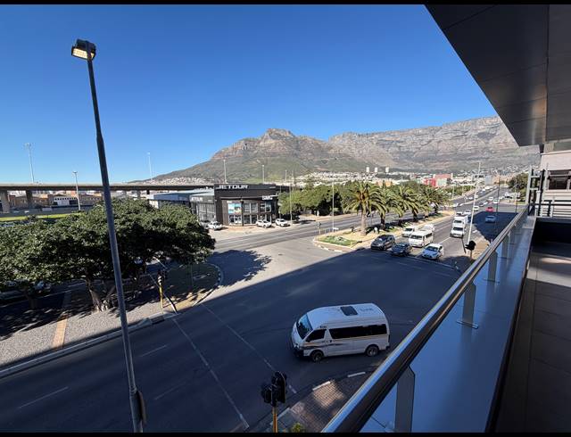 1,218M² BUILDING TO LET IN FORESHORE